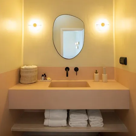 Surupo 3* Imerovigli (Santorini)