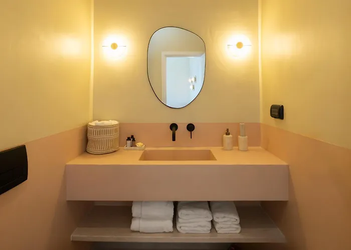 Surupo 3* Imerovigli (Santorini)